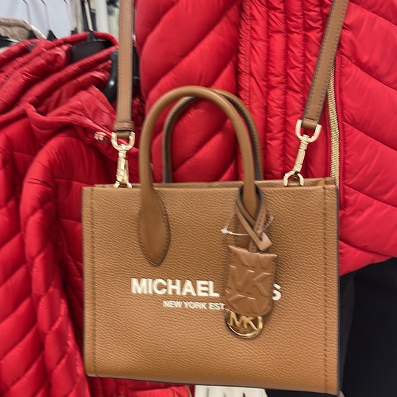 MICHAEL KORS Mirella Sm Shopper TZ XBody Pebbled Leather Crossbody
Luggage
NWT - Picture 13 of 16